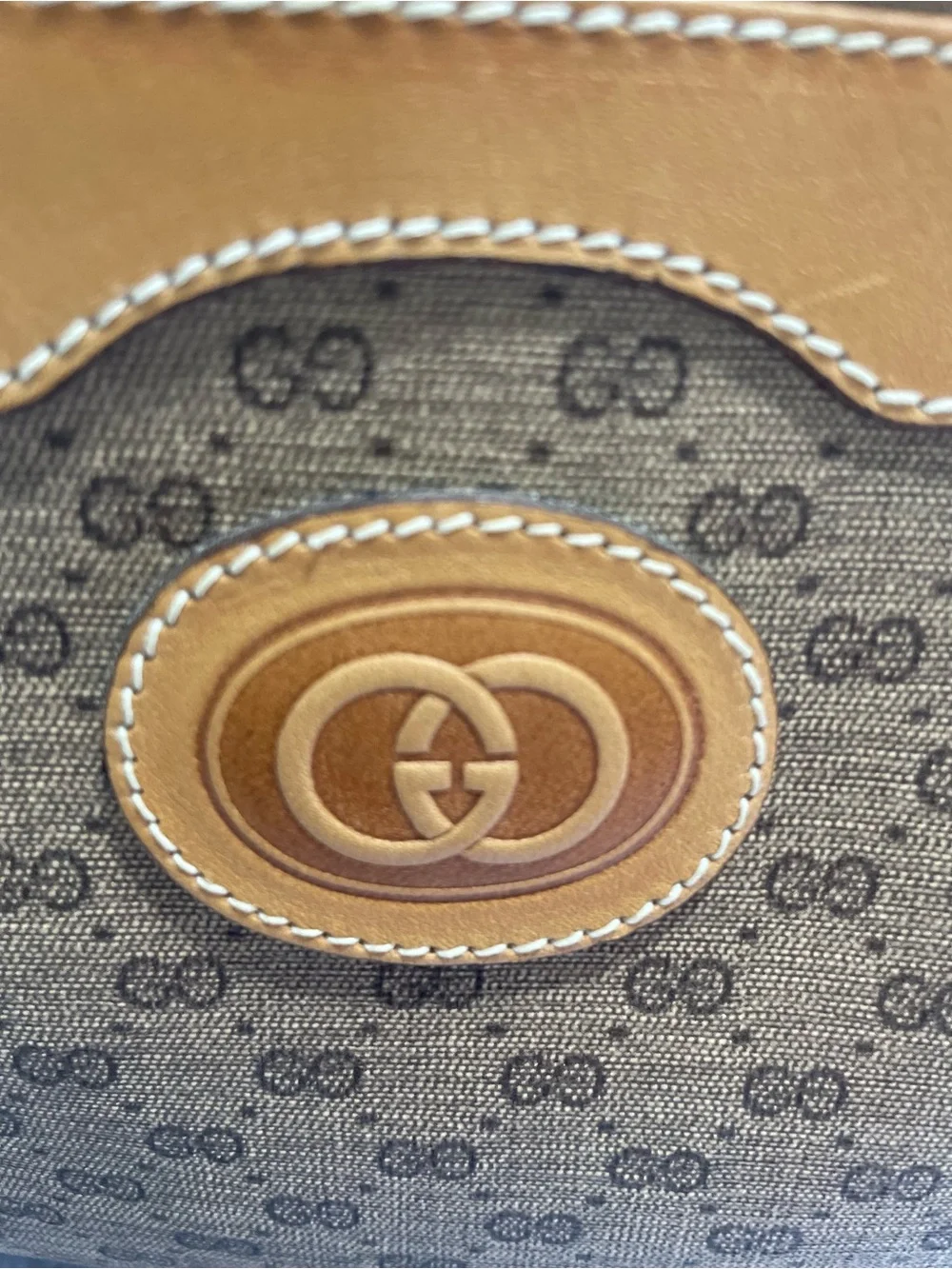 Gucci vintage pristine pouch w COA - Picture 4 of 12